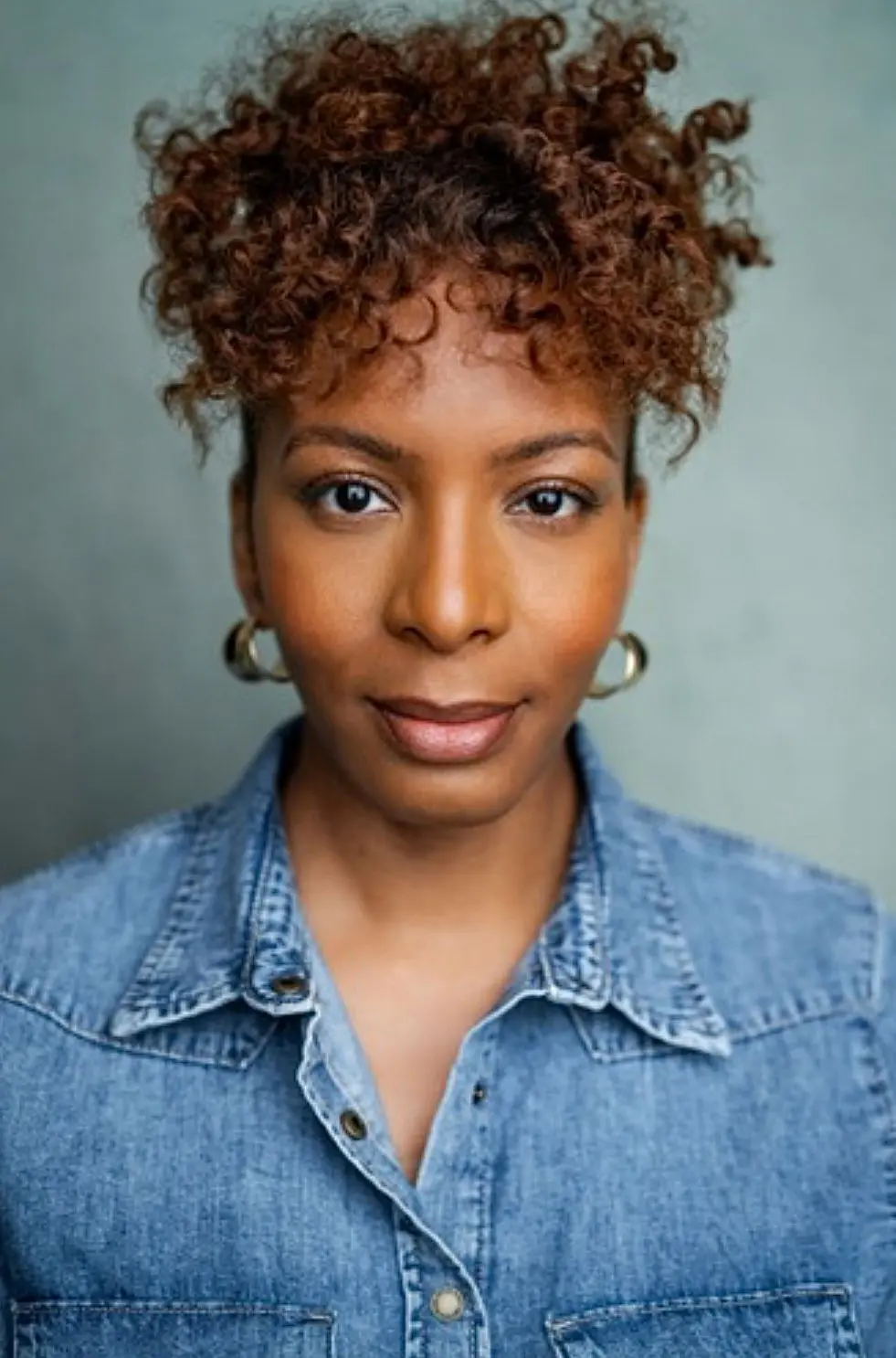 an headshot of liinae concierge user
